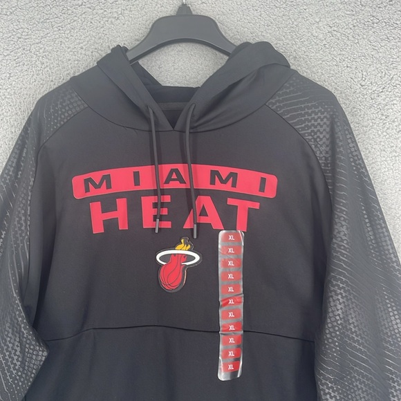 Miami Heat NBA black red hoodie long sleeve kangaroo pocket men’s XL pullover - Picture 2 of 13